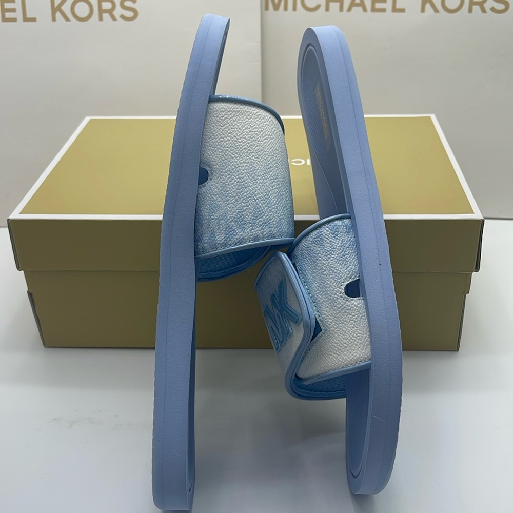 Michael Kors Slide Logo Sandals Palmer Ombré Signature
Light Sky
NWT - Picture 10 of 16